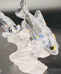 lot 230 image: Swarovski Crystal Figurine, Three South Sea Fish