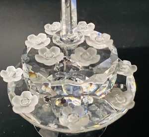 lot 232 image: Swarovski 1987-1992 5th Anniversary Birthday Cake