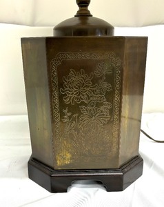 lot 250 image: Beautiful Brass Vintage Table Lamp