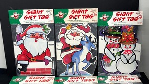lot 268 image: 8 New Giant Vintage Gift Tags