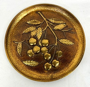 lot 271 image: Vintage Syroco Wood Decorative Circular Wall Hangings