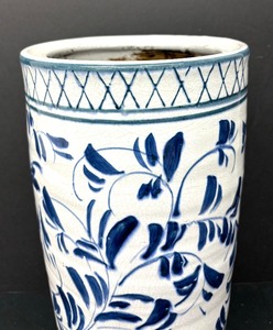 lot 272 image: Delightful Blue and White Umbrella Holder  Vase
