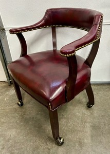 lot 277 image: Distinctive Vintage Chair on Casters