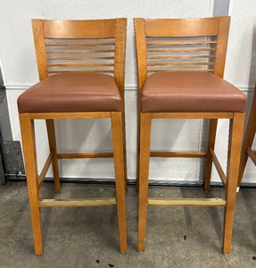 lot 280 image: Four Fine Women Barstools