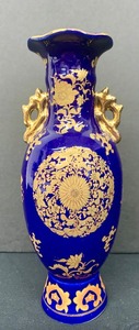 lot 124 image: Stunning Pair of Japan Design Handled Vases with Gold Detailing