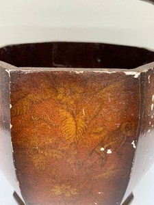 lot 195 image: Vintage Chinese Qing Dynasty Replica Eight Sided Wood Pail  Vase