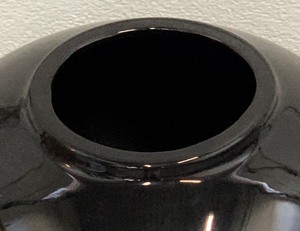 lot 197 image: Beautiful Shiny Glazed Large Black Vase