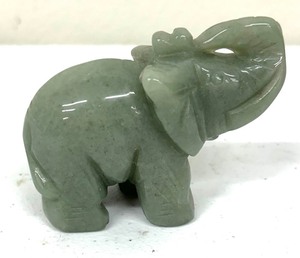 lot 289 image: Enticing Jade Elephant Figurine