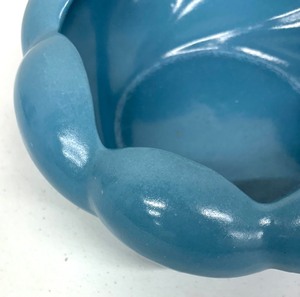 lot 306 image: Vintage Mid Century Blue Stangl Pottery Planter 3283