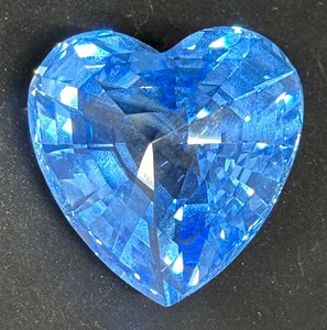 lot 321 image: Swarovski Blue Crystal Heart