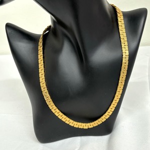lot 326 image: Gorgeous Vintage Gold Plated Necklace and Bracelet Set