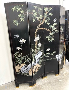 lot 4A image: Large Decorative Asian Screen  Large Decorative Asian Room Divider