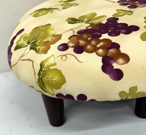 lot 337 image: Pretty Petite Stool  Ottoman