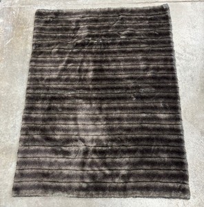 lot 345 image: Fine Faux Fur Throw  Rug
