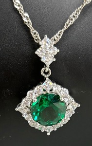 lot 348 image: Classy Costume Necklace