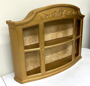lot 352 image: Vintage Homco Wall Shelf