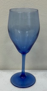 lot 367 image: Beautiful Blue Stemware