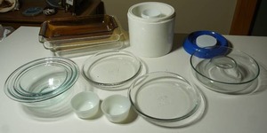 lot 209 image: Small Housewares...Kitchen Glass Amber Clear Baking Dishes Etc.