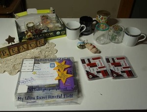lot 214 image: Miscellaneous Home Accents Etc.