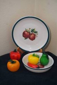 lot 5 image: Collectible Murano Art-Glass Fruit & Vegetables...