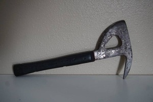 lot 15 image: Collectible Military WW2 WW11 Crash Axe Gemtor G42 Bomber and Air Crew Survival Axe