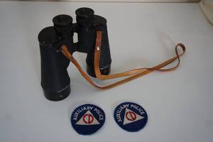 lot 17 image: Vintage Sporting Binoculars...