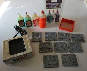 lot 37 image: Vintage Discontinued Banned Toys...Creepy Crawlers Thingmaker and Goop
