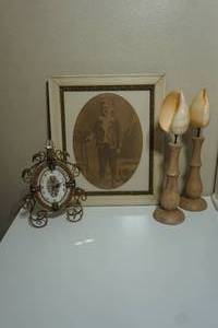 lot 58 image: Collectible Home Decor Shell Table-Art, Art-Deco Style Desk Clock, Ornate Framed Boy Print