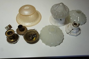lot 89 image: Antique Glass Lamp Shade Globes Fixtures