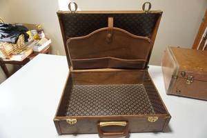 lot 139 image: Vintage Hard-Side Briefcase