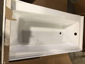 Delta Classic 500 60 in. x 30 in. Soaking Bathtub with Left Drain in High Gloss White   Customer Returns See Pictures