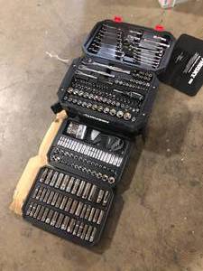 Husky Mechanics Tool Set (290-Piece)   Customer Returns See Pictures
