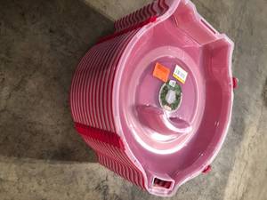 Lot of Sterilite 24 in. Red Nesting Storage Christmas Holiday Wreath Box with Clear Lid Customer Returns See Pictures