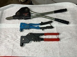lot 27 image: Snap-on Rivet Tool Blue Point HPS202, Marson 39010 Big Daddy rivet gun, National Rivet tool