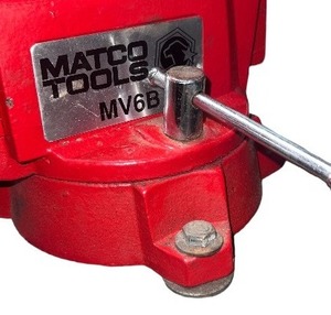 lot 3 image: Matco Tools 6-12 Mechanics Bench Vise MV6B