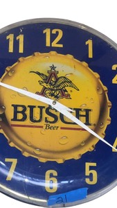 lot 21 image: Vintage Busch Beer Wall Clock