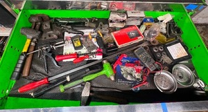 lot 15 image: Ball peen hammers, Fluke Digital Multimeter, Ford code reader, Disconnector kit, infrared thermometer, Cam lock tool, Snap-on G.M. Pitman Arm Popper, Disc brake pads, Brake pad spreaders,