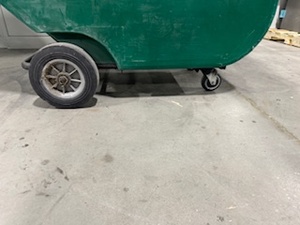 lot 26 image: BayHead Utility Tilt Truck