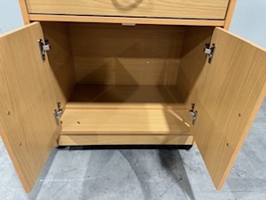 lot 30 image: Microwave Cart with wheels