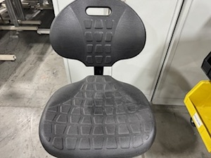 lot 75 image: Rolling Uline Work Chair. H-1375