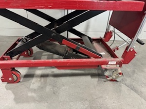 lot 117 image: Uline Lift Table (Red). Model H-1485 and 9 Bins with Dividers