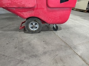 lot 124 image: Rubbermaid Tilt Truck 1304