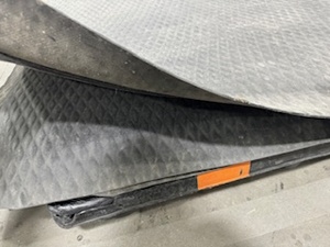 lot 122 image: Antifatigue Mats, Quantity Five