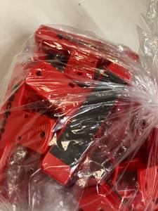 lot 108 image: Magnetic Clips