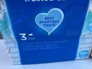 lot 93 image: Kleenex Facial Tissue