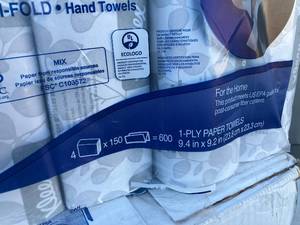 lot 86 image: Multifold Towels