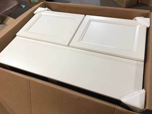 Russell 14.5 x 14.5 in. Cabinet Door Sample in Maple White by Thomasville Classic Customer Returns See Pictures