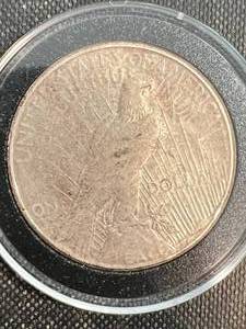 lot 24 image: 1922-S US PEACE SILVER DOLLAR IN AIRTITE