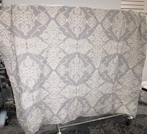 Queen Grey and White Patterned Comforter