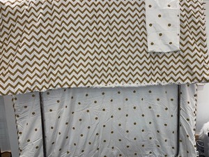Queen Comforter with Set of 2 Shams and Accent Pillows